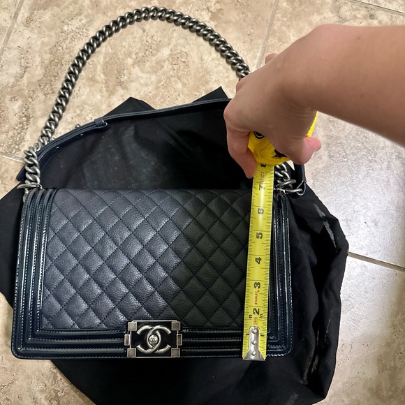 100% Authetic Boy Chanel Handbag Medium - Color : : Navy - Picture 15 of 16